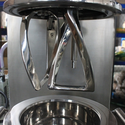 Máquina da bateria de lítio refrigerador de água de alimentação planetário do dispositivo da bomba de vácuo do misturador do vácuo do eixo triplicar-se do volume de 2 litros